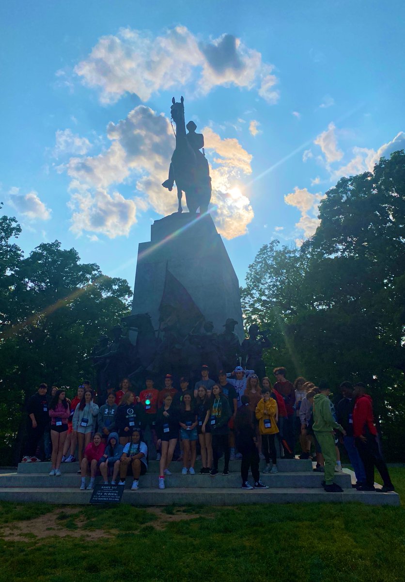 MWArtDept's tweet photo. Scenes from a great 8th grade trip to Washington DC! These awesome kids saw and did awesome things! https://t.co/rP2Ycm4fO1