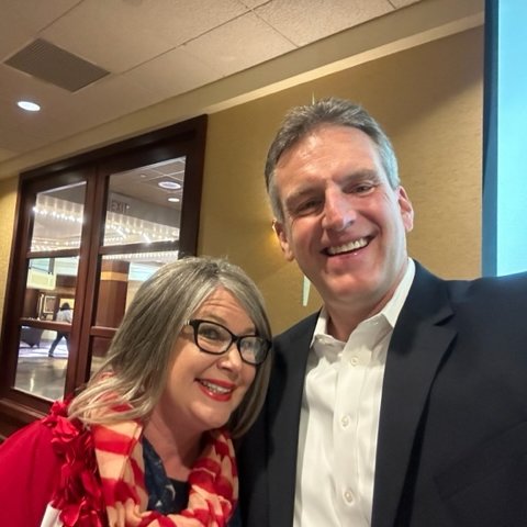 JayAshMACP's tweet image. No trip to Western MA is complete w/o a selfie w @DawnCreighton - the effervescent (cross that one of my Twitter bucket list of words - but it really applies here). Dawn really knows her stuff, despite her selection of regular selfie mates!  Thx, Dawn, for all you do for so many!