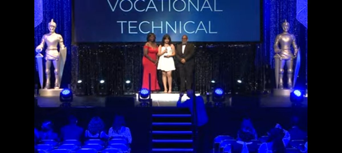 Ms. Longhi tweet media