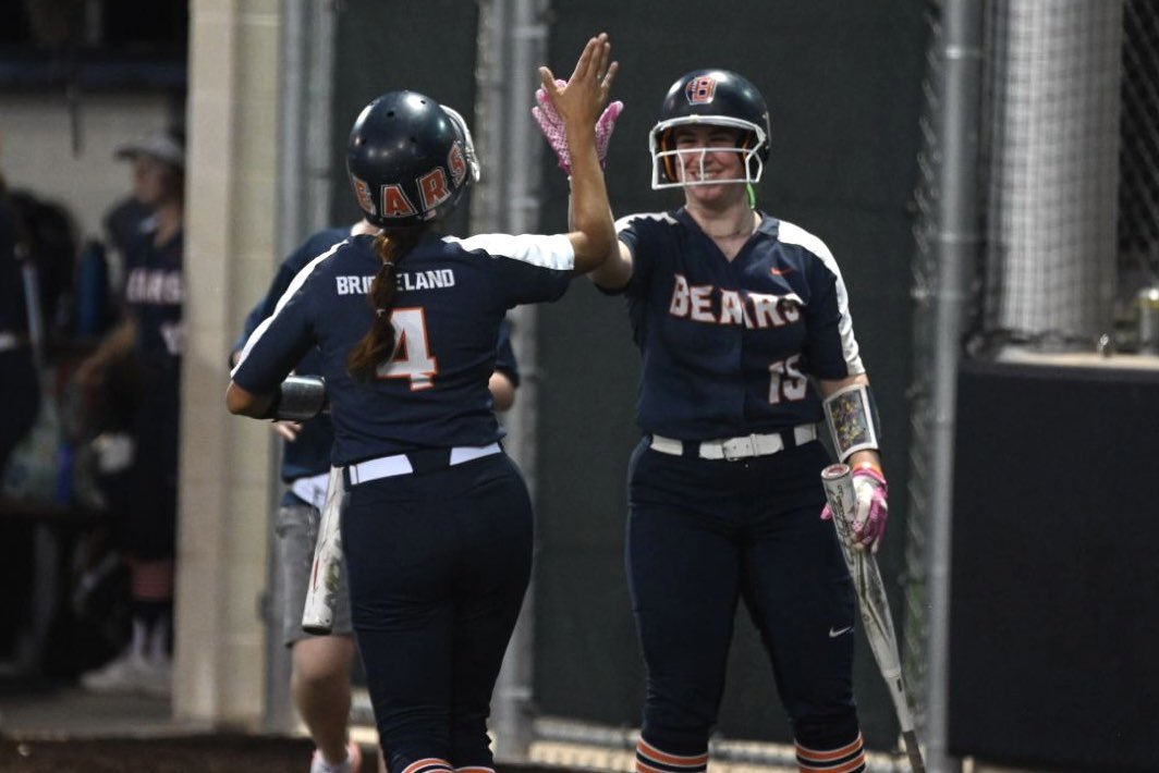 FINAL: @BridgelandCFISD: 5 @langhamcreekhs: 1 The Bears force a winner-take-all Game 3 to determine who will represent @CyFairISD at #UILState! First pitch is set for tomorrow at 7 p.m.! #CFISDspirit #txhssoftball 🎉🥎 📸: @ahverdejo & me