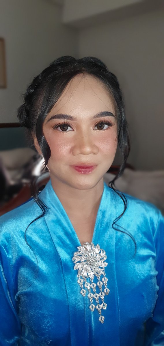 Kaka cantik aku jadi bridesmaid, Kak Dinda❤
.
.
.
#muajakartatimur #makeupartistjakarta #muaengagement #muagraduationjakarta #muajakpus #muajaktim #muajabodetabek #muajaksel #muajakbar #muajakut #muarawamangun #muaakad  #makeupartistakad #muagraduation #muahunter