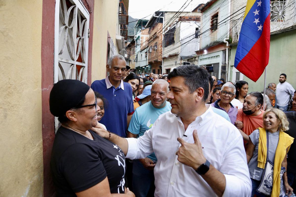 freddysuperlano's tweet photo. Entraremos a cada barrio, cada sector y urbanización de #Caracas agitando la conciencia de un pueblo que tendrá la oportunidad en el 2024 de manifestar a través del voto su deseo de cambio. https://t.co/vgwNPKpTIv