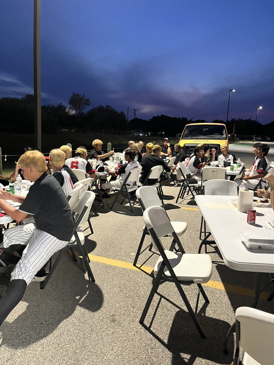 A big shoutout to El Taco Mañanero for coming all this way and supporting the Palmview Lobos baseball ⚾️ team!!!! 🙏🏻 We are greatly appreciative of what you all did tonight for our student athletes….