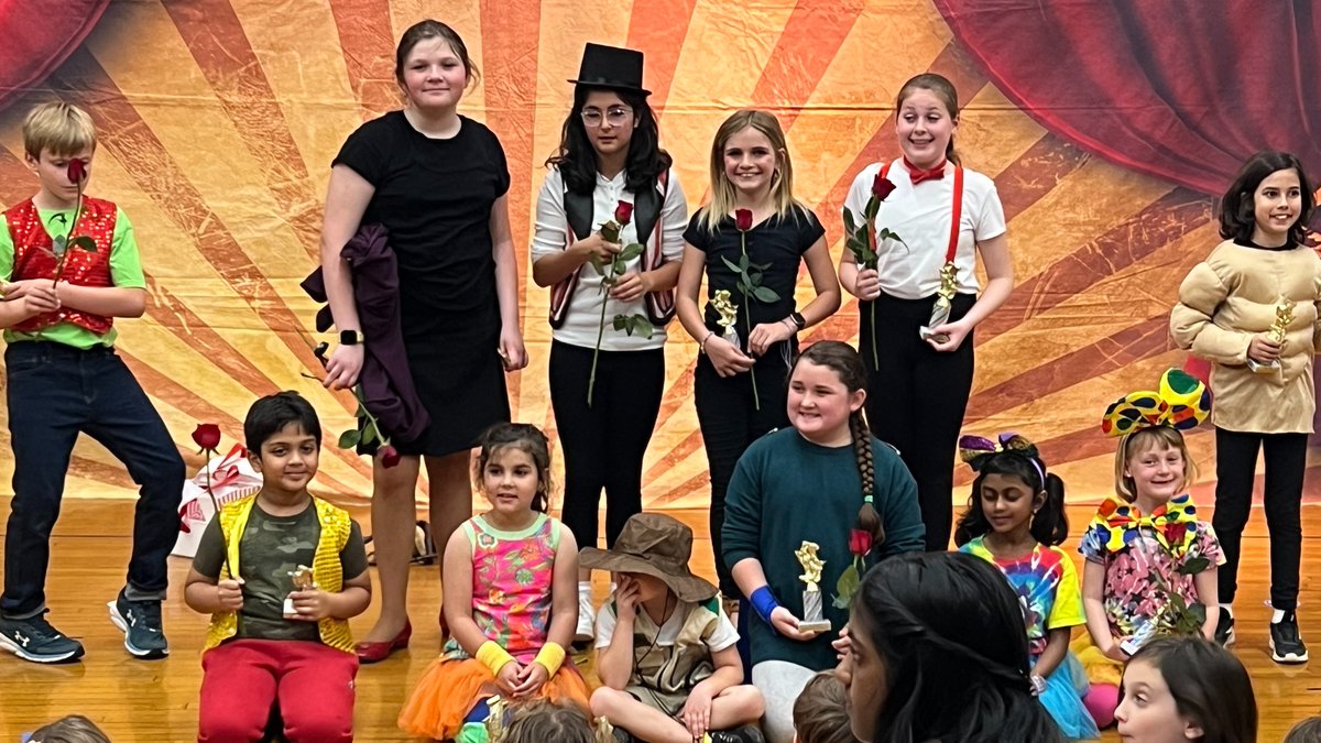 AldieElementary's tweet photo. Casting was spot-on for these kiddos! We laughed...we cried...we oohed and aahed! Stellar performance @AldieElementary #dramarocks @novadramakids👏 👏👏 https://t.co/1V4RYBYTMN