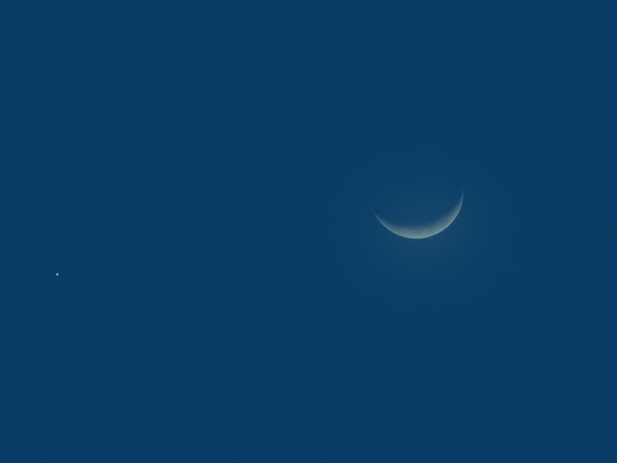mygeograph82328's tweet photo. #venus #mars #moon conjunction #2023 from #India 
but due to #cloudy #weather #mars was not visible.
#Astrophotography taken from #Nikon p900 coolpix.
#Ruben https://t.co/ISSmZGX1g2