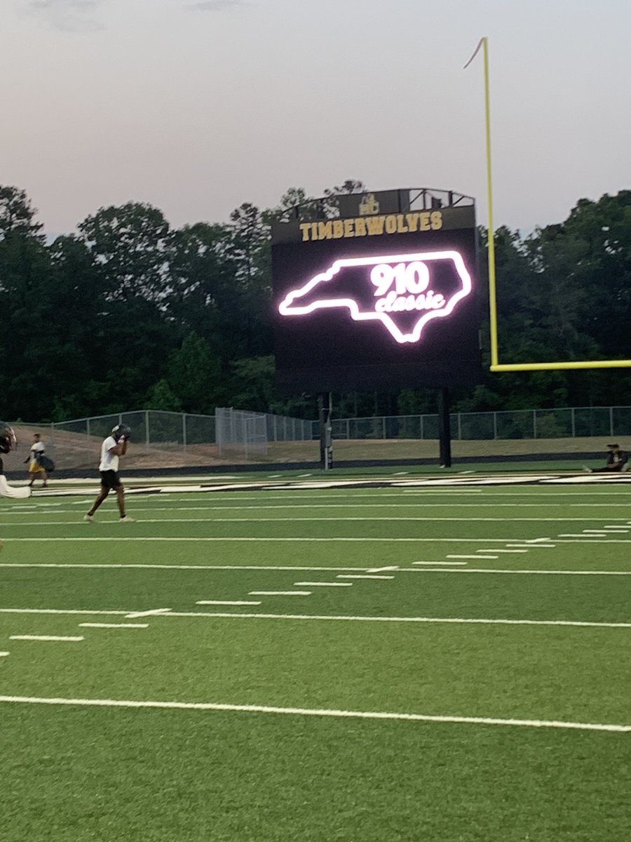 Another great showcase.   #UnderTheLights #910classic.  @CoachHunt93 @Coach_CJohnson8 @PCoachMetzger  @Montgomery_FB   Thanks for the hospitality.  @StAndrewsFB #BleedBlue #knightscreed23