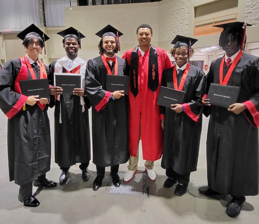 Congratulations to the c/o 2023🏀🧑🏾‍🎓🧑🏾‍🎓🧑🏾‍🎓🧑🏾‍🎓🧑🏾‍🎓