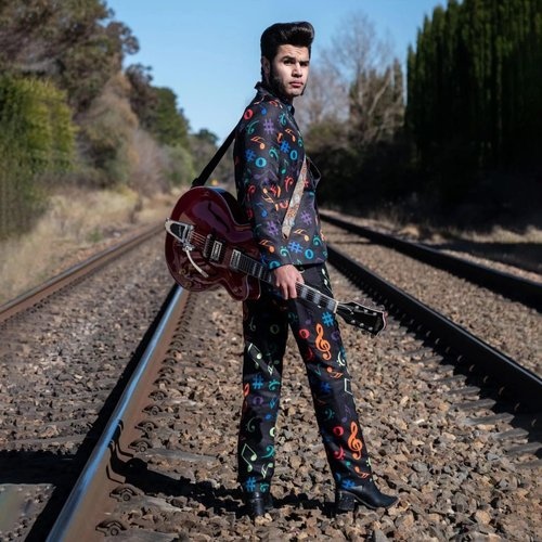 TablelandsArts's tweet image. &quot;𝗛𝗘𝗥𝗘 𝗡𝗢𝗪 &amp;amp; 𝗔𝗟𝗪𝗔𝗬𝗦&quot; // 👇🏿 ONLINE CONCERT 👇🏿
 
Jerikye Williams - 7:00 pm to  8:00 pm TONIGHT!

herenowandalways.com/events

Jerikye Williams is a Wiradjuri man, born in Cowra and living in Queanbeyan on Ngambri/Ngunnawal land.