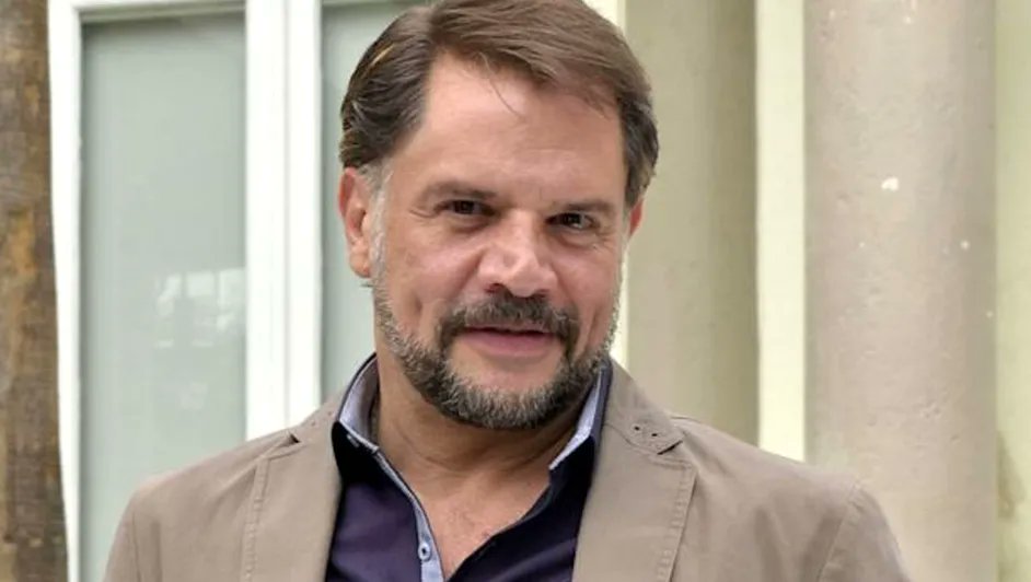 #ÚLTIMAHORA | Sentencian a Héctor Parra a más de 10 años de prisión por corrupción de menores contra su hija

bit.ly/423g07j