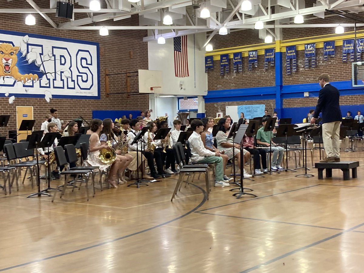 wyork_2015's tweet photo. The Culbreth band and jazz band rocking the rafters in the gym!!! They have grown so much and Mr Ned has led the way!!  From start to finish they were incredibly entertaining!!  Well done students!! We are so proud of you!!
⁦@CulbrethCougars⁩  #cougarprideAMPLIFIED https://t.co/Pgxx2cG1BJ