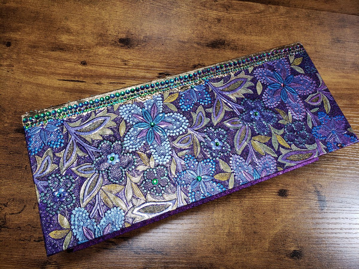 ScarletNymph's tweet image. I haven't made any makeup or watercolor shrines in quite a while, but I have finished a few other projects and couldn't resist! This is large enough to hold 130 1.5ml pans or 78 3.2ml pans.
etsy.com/listing/147599…
#watercolorshrine #watercolor #handmadebyme #scarletnymphdesigns