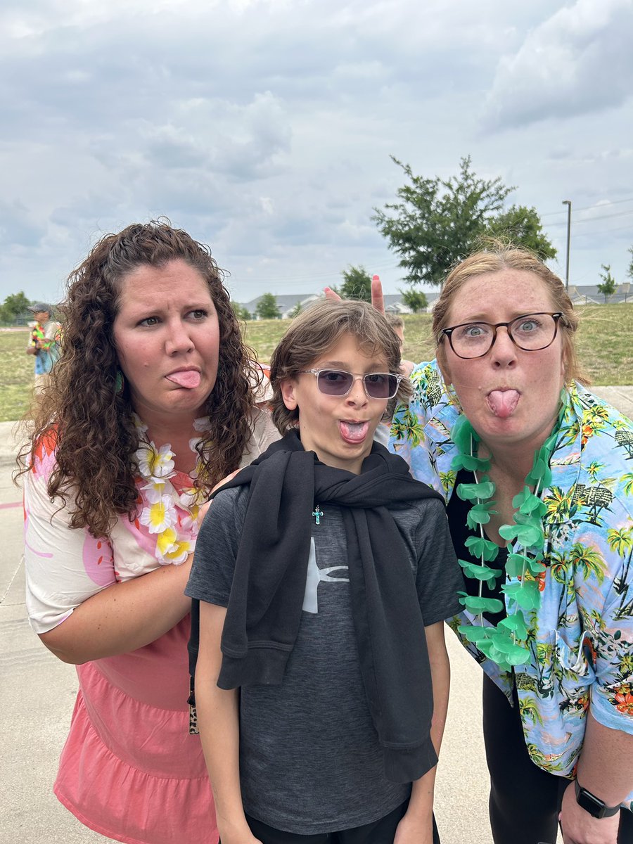 MsNewcombsClass's tweet photo. They understood the assignment🤪I am going to miss this silly bunch!  #myMISD #5thgradebestgrade #McClureMarshals https://t.co/5bqzKXlDS1