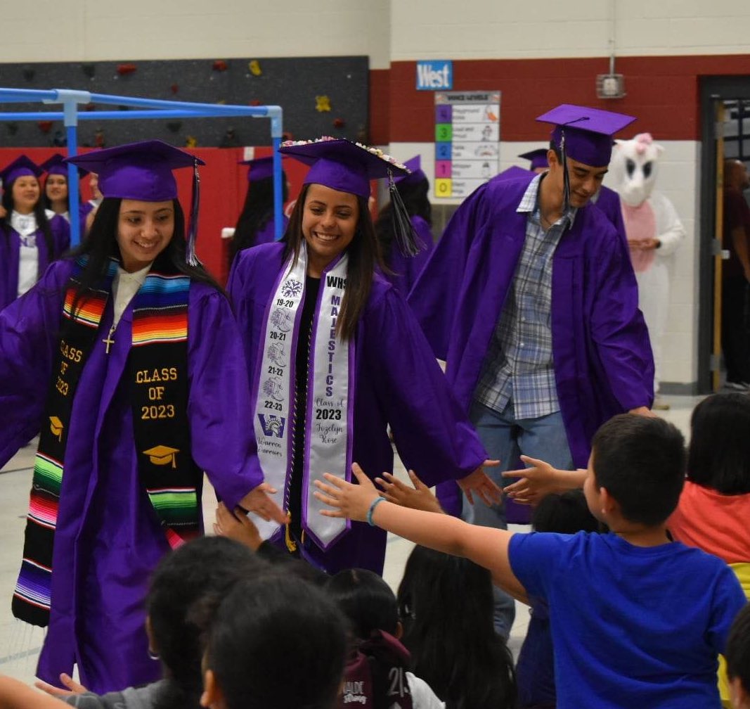 NISDEvers's tweet photo. Congratulations to the Class of 2023! Some of our former Evers students came back for their Senior Walk celebration. Once a Unicorn, Always a Unicorn! #EversPride https://t.co/qpwGeWsag6