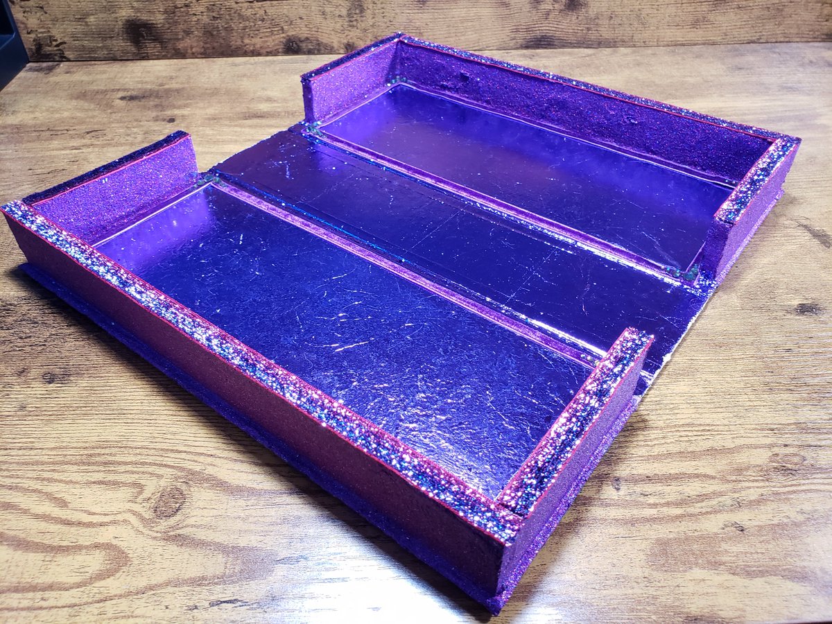 ScarletNymph's tweet image. I haven't made any makeup or watercolor shrines in quite a while, but I have finished a few other projects and couldn't resist! This is large enough to hold 130 1.5ml pans or 78 3.2ml pans.
etsy.com/listing/147599…
#watercolorshrine #watercolor #handmadebyme #scarletnymphdesigns