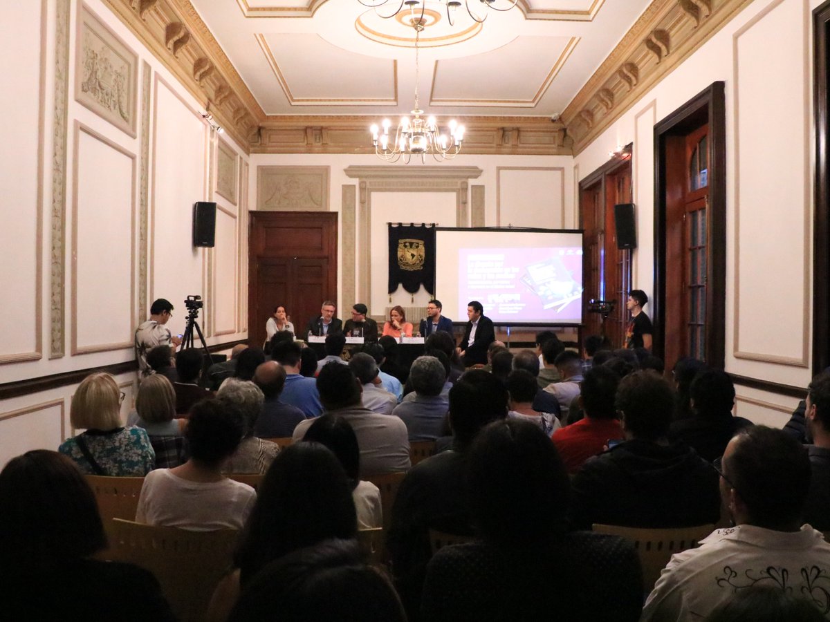 ...a la increíble historiadora <a href="/tania_bugs/">Tania Arroyo</a> del <a href="/INAHmx/">INAH</a>, por su distinguida presencia y sus generosos aportes a esta reflexión tan urgente.

Recuerden que pueden conseguir el libro en <a href="/AkalMexico/">Akal México</a> o en el <a href="/PUEDJSUNAM/">PUEDJS UNAM</a> 👇🏾👇🏾

puedjs.unam.mx/la-disputa-por…