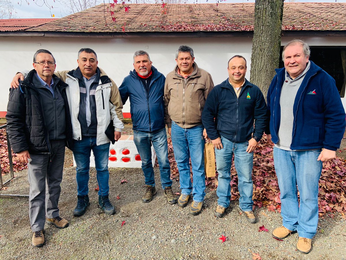 DanielFloresFu2's tweet photo. @comitedespacho Cierra exitosamente curso análisis y técnicas de prevención de incendios forestales, con la asistencia de profesionales y tecnicos de @Arauco_cl @cormachile  @SomosCMPC  @conaf_minagri @RDPrevencion @conaf_maule @MinagriMaule @Camara_cl. https://t.co/kha0N1BuFC