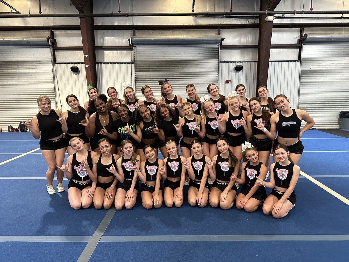 haleyhayes26's tweet photo. GREAT first practice w/ the wonderful @Sugar__Rays💗🍭 https://t.co/RBESG2xmLy