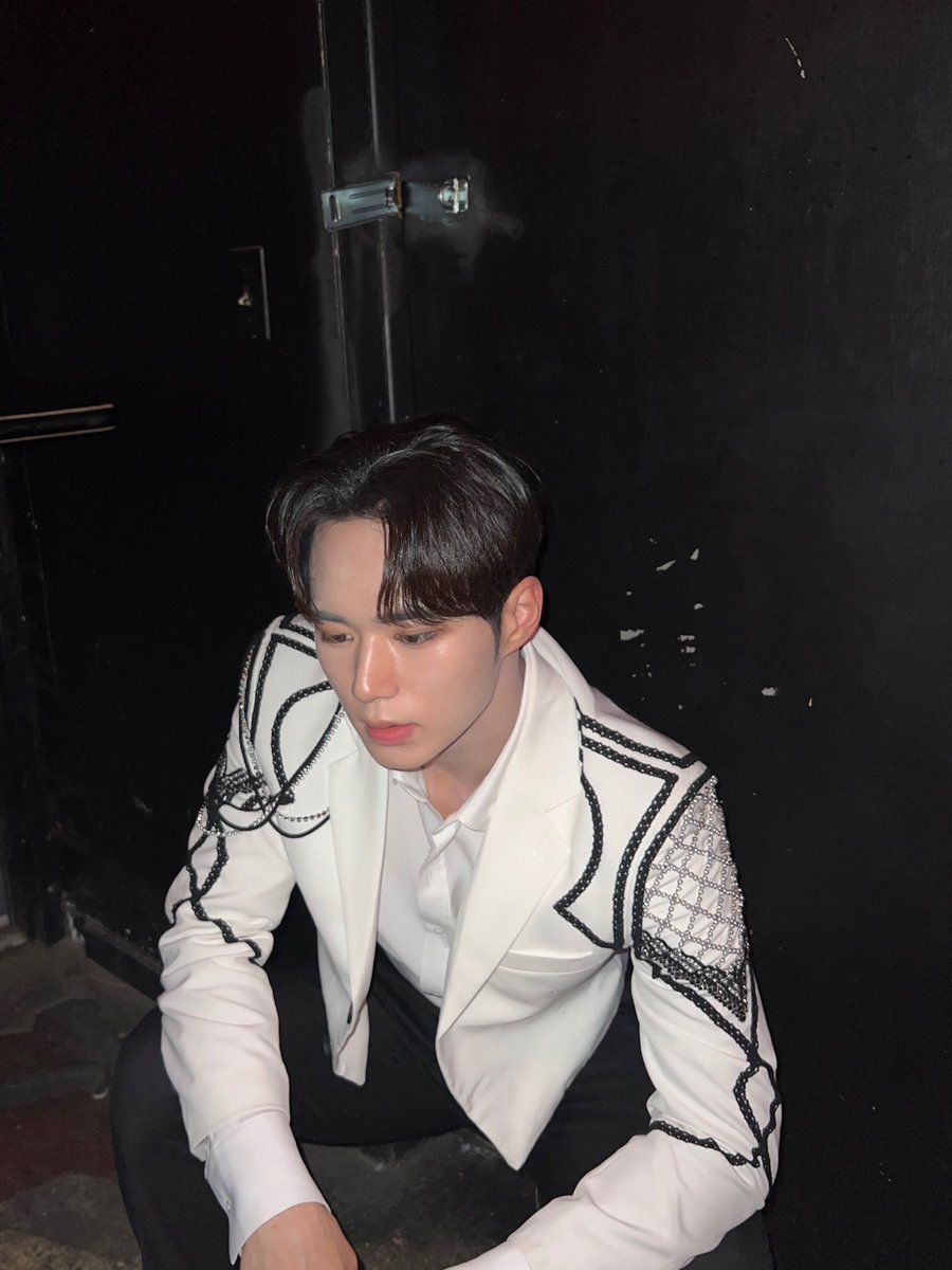WEi__Member's tweet photo. [#준서] in Chicago🍕♥️

#위아이 #WEi 
#WEi_2ND_WORLD_TOUR #PASSION 
#위아이_가보자고 https://t.co/RlFG93NKpz