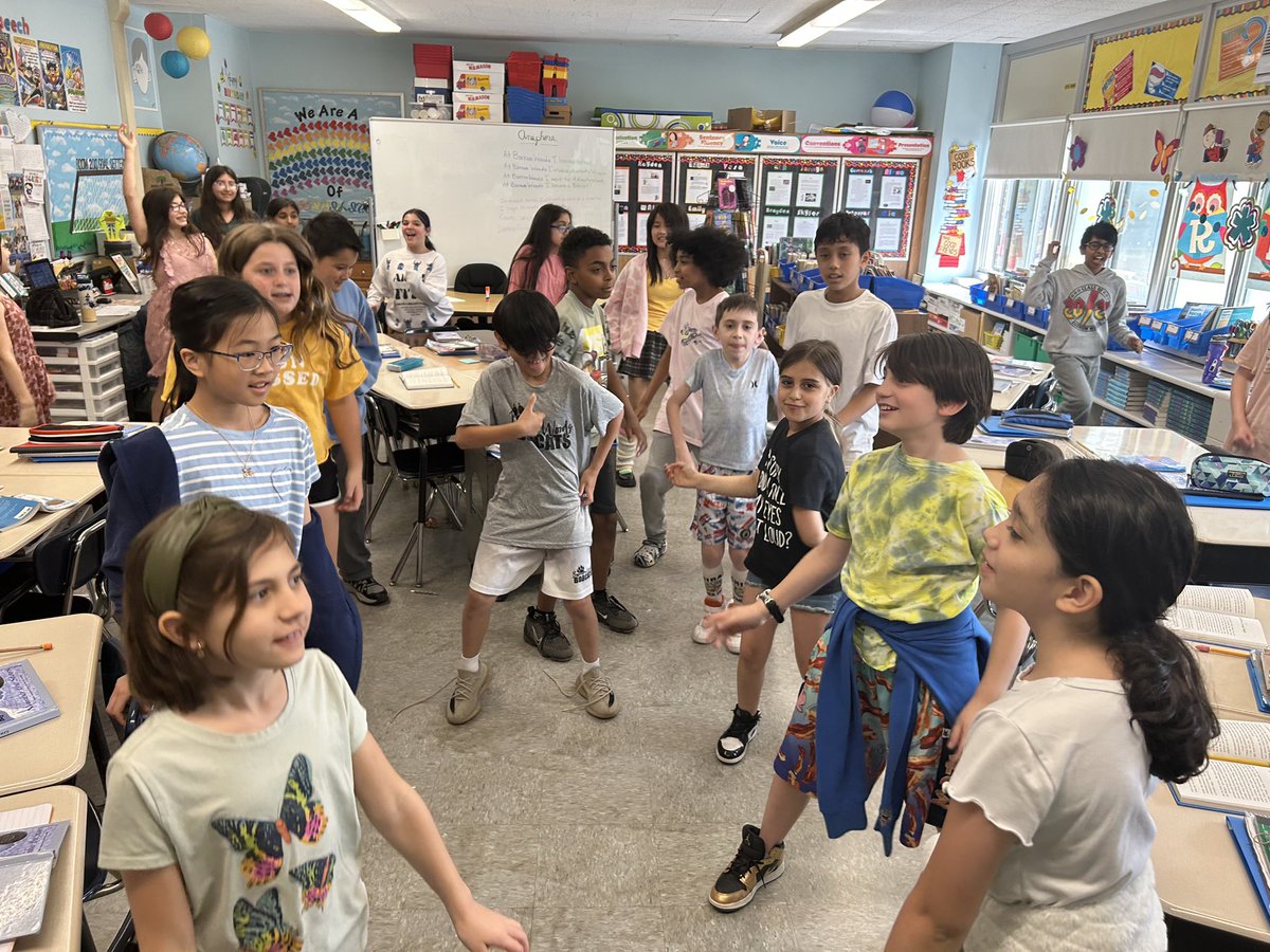 BarnumWoods's tweet photo. Wellness Week Shake Breaks at Barnum Woods! Everyone has been loving our SURPRISE Shake Breaks during the day! These smiles say it all! @emeadowschools @kristi_detor #WellnessWeek #ShakeBreak https://t.co/UVT2jjlp2B