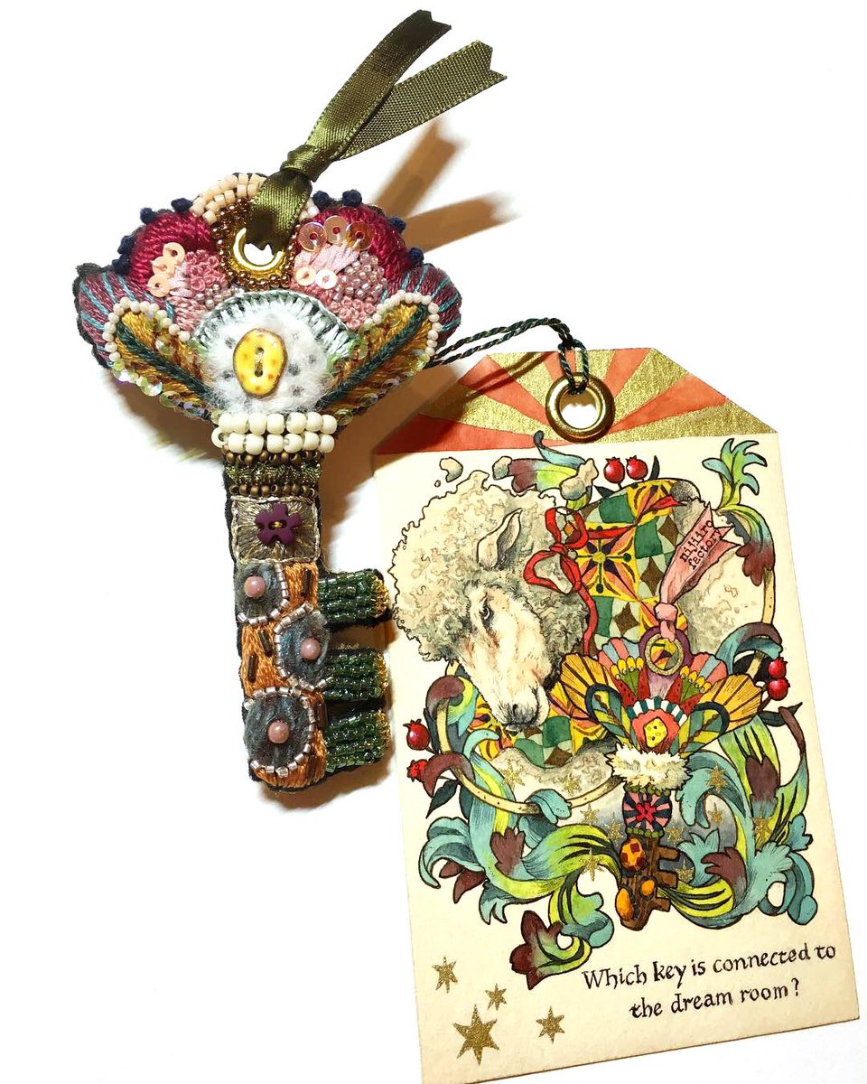 「過去作品:夢に通じる扉の鍵の刺繍ブローチ(水彩画付き)  夢の世界に棲む沢山の羊」|シロのイラスト