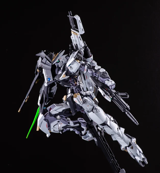 #オールジャンルプラモデル自己満かっこいいアングル選手権見た人もあげる 機体にもよるけどこういうスピード感ある感じのアングルは絶対撮る
