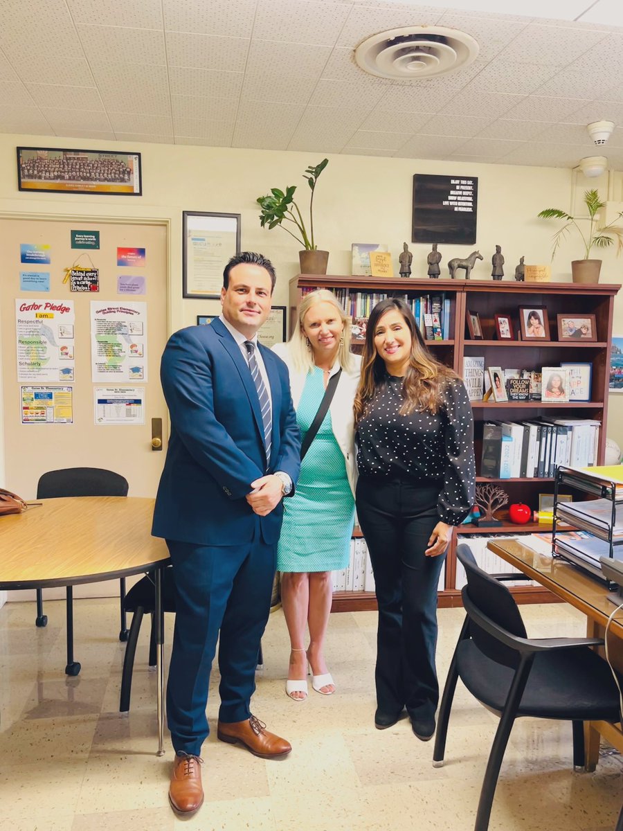 SBrunet0608's tweet photo. Just wrapped up 7 weeks @ Gates ES in LAUSD coaching on data-driven instruction. This school is READY to change the game &amp; close gaps for ALL learners. I am humbled to work with this amazing group of student-first professionals! The momentum is going and they are unstoppable! 😍 https://t.co/vEO6TL0X7F