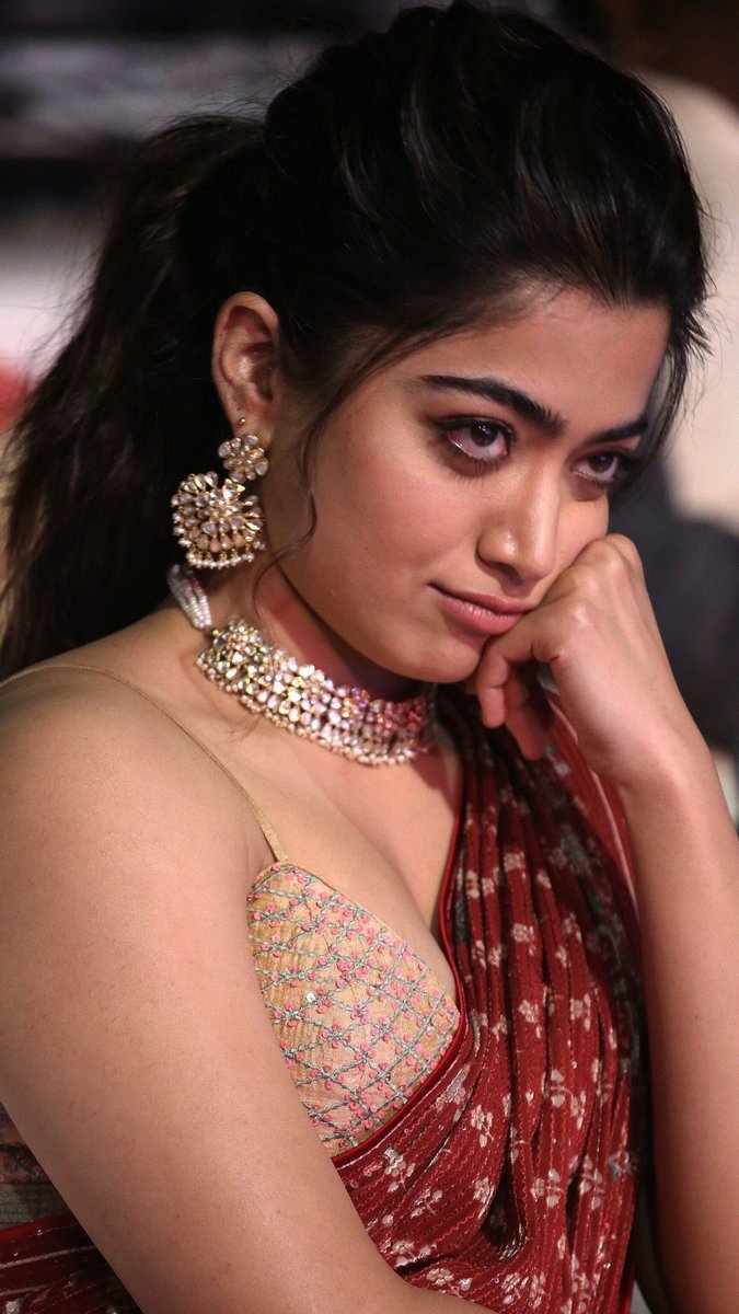 FilmyStick's tweet photo. Rashmika Mandanna

She peaked here 💣 https://t.co/yGojy1MV5Q