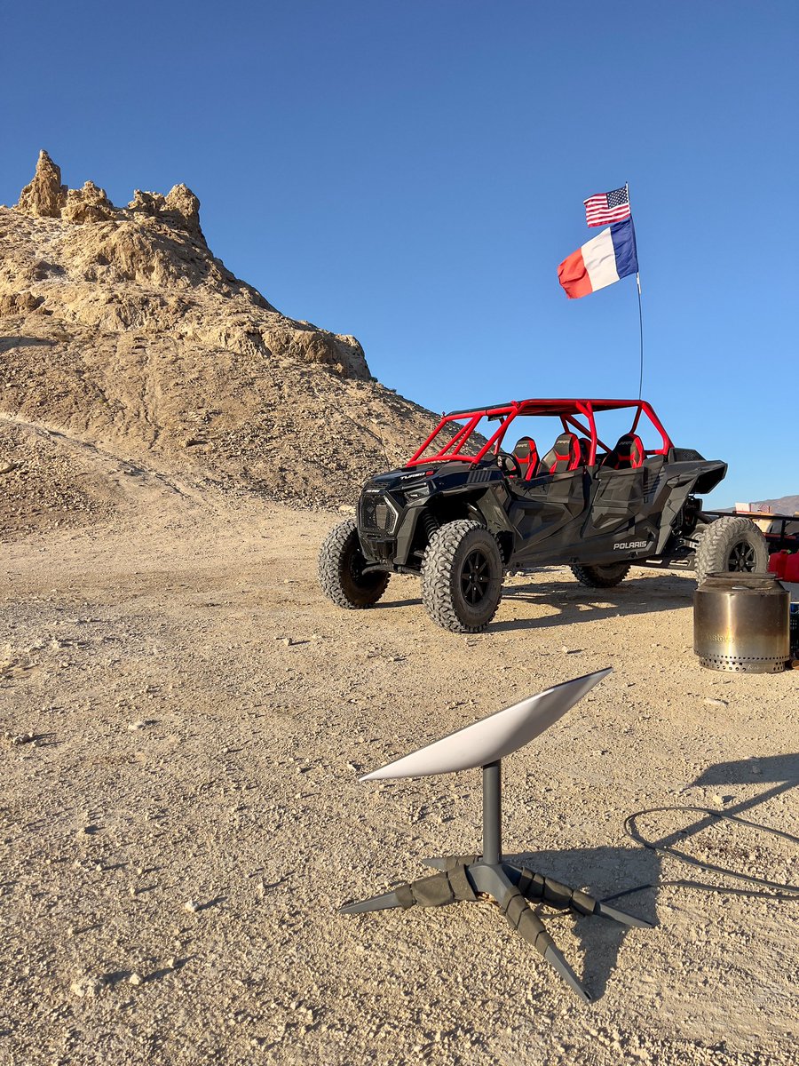 EricMADELON's tweet photo. … Fin de journée 🏜️… 
#XX2 #MaxxGoodVibes 
95 Mbps #starlink 🌵 @lagoodvibe https://t.co/9xStSlRxe8