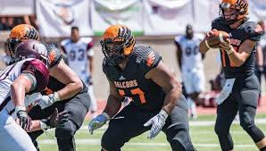 Tristan R tweet media