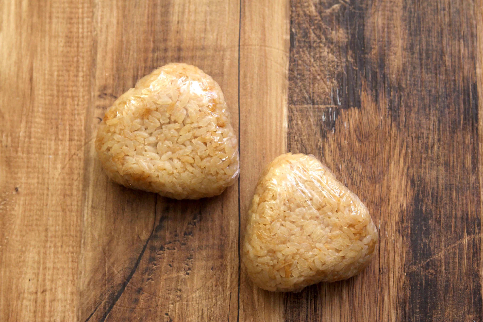 味噌などを使った味付けで、ぱくぱく食べられちゃいそう！とっても美味しそうな「おにぎり」のレシピ！