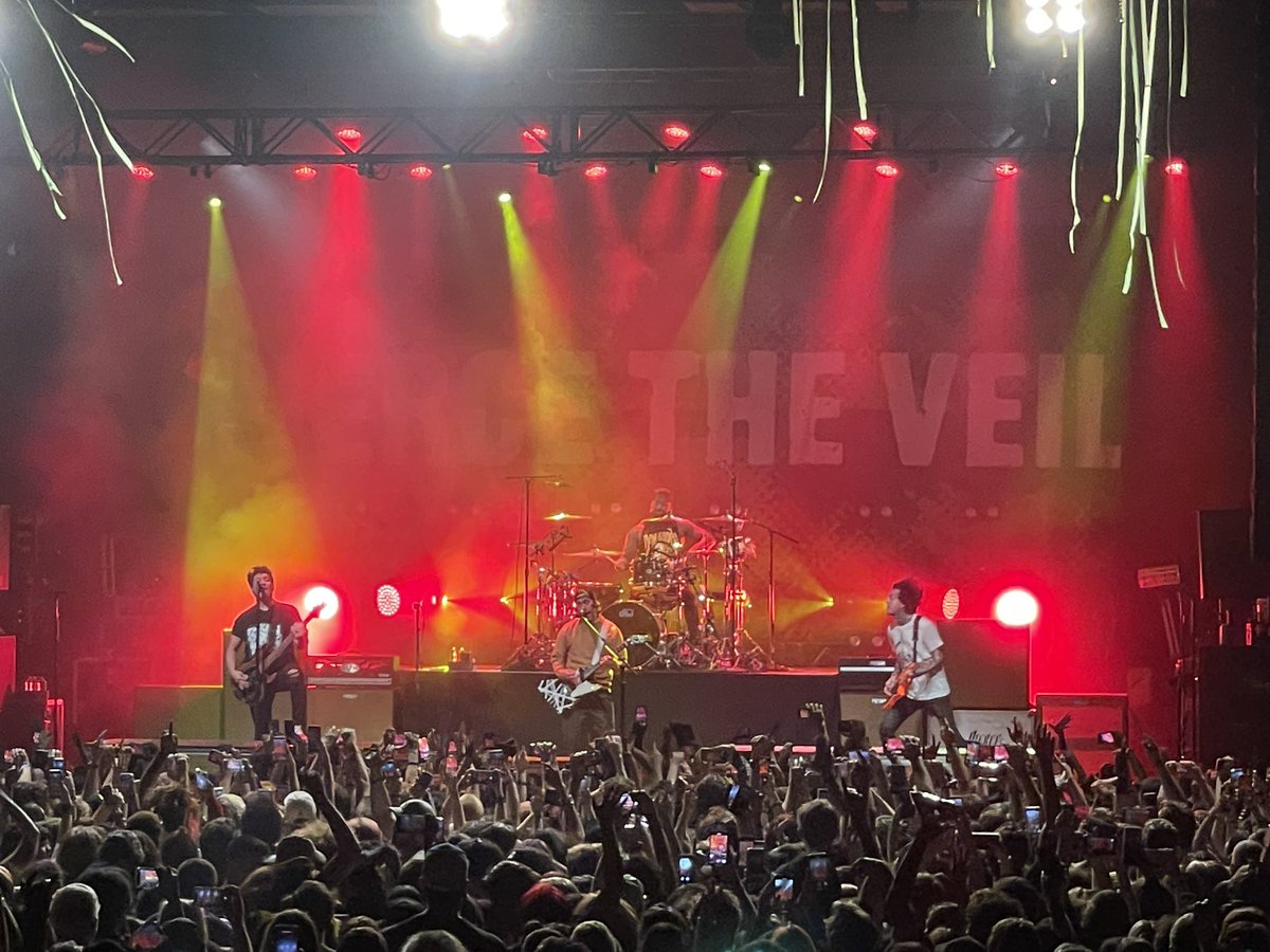 mikecwru's tweet photo. Went to The Filmore to see @piercetheveil @piercethevic for two teen fans including one's first concert. https://t.co/HNaIUnB0gQ