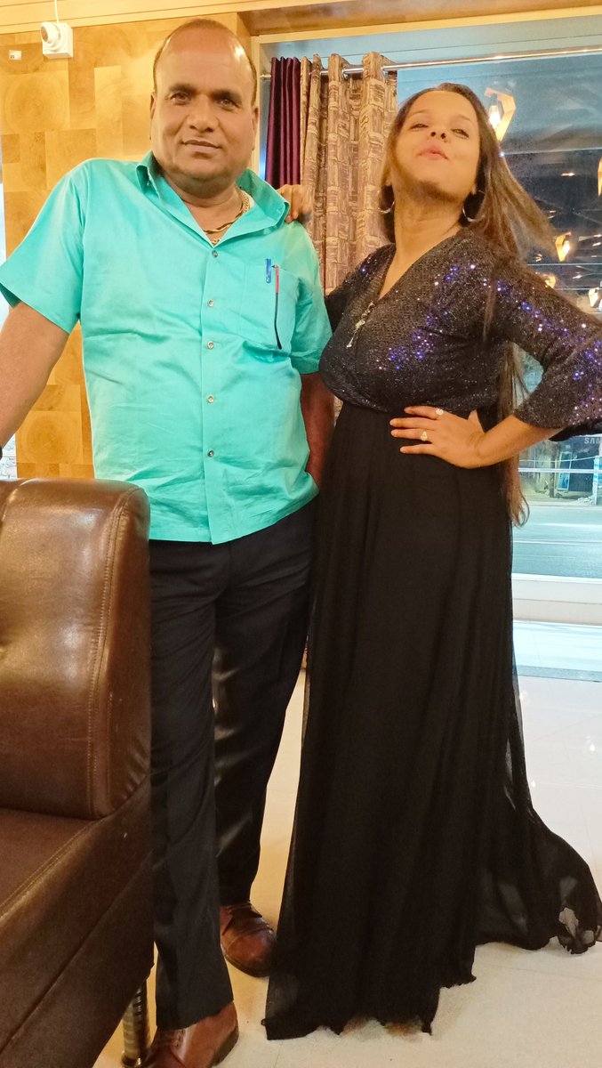 nehasaran90's tweet photo. Hey!! Say Hello to my SuPeR HeRo 😎 
@ramsaran.yadav.18041 

#mypapa #fatherdaughter #fatherlove #fatherdaughterlove #myhero #rolemodel #inspiration  #myidol #myidentity https://t.co/1TjGvM5JTK