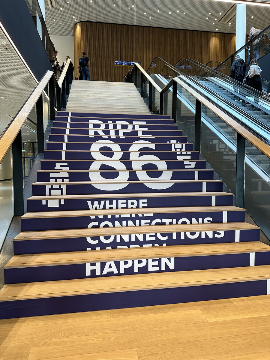 Philip Berndroth tweet media