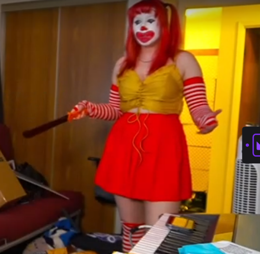 NickolosK's tweet photo. @juliegolive This the Canadian cryptid ronda mcdongle dont give her any banking or credit card information. it will be used to buy citrus fruits and rubber ducks. Dont feed after midnight and please approach with caution if you value your sanity. this a message from the government of Canada https://t.co/EjkW3YS9zk