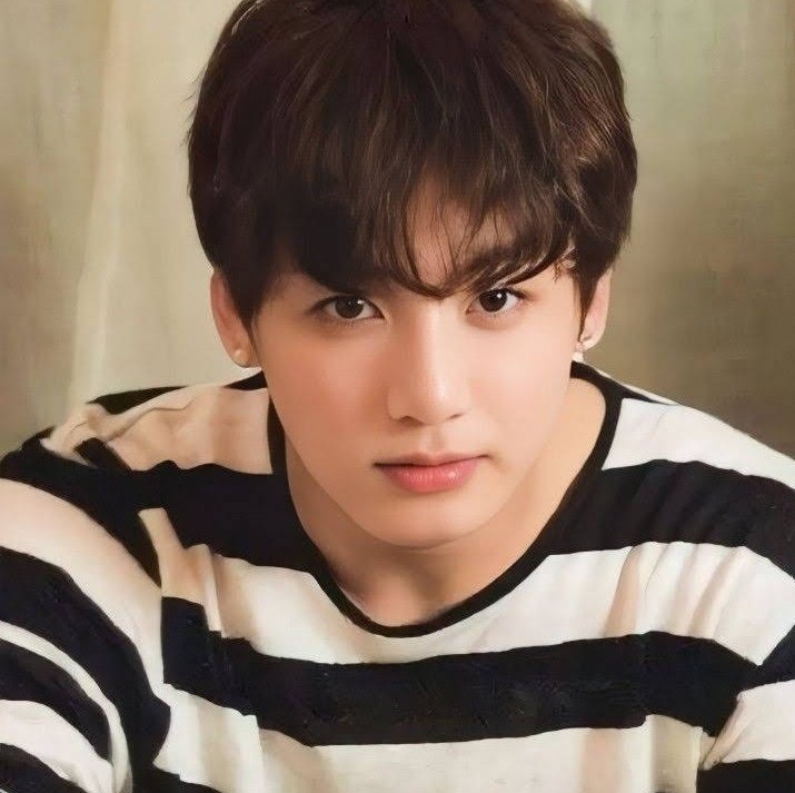 Geetha12316's tweet photo. @Junggkookk_97 You look i like it Jeon ☺️🤗 https://t.co/Fl1NdxVPqZ