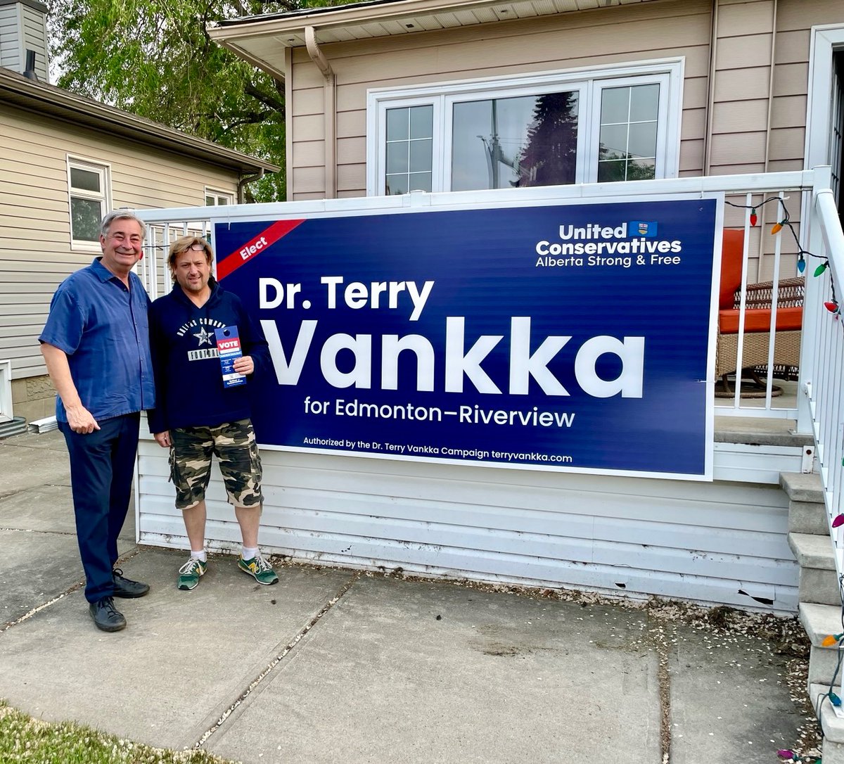 terryvankka's tweet photo. Time to vote #TeamUCP, Edmonton-Riverview! Advance polls are open. Meet a Belgravia resident who isn’t shy to show his support for Dr. Terry Vankka!

Find your advance poll at: https://t.co/tED9Rqo9Er

#AbElection2023 #abvotes #vankka4riverview https://t.co/vlLxHD6MyZ