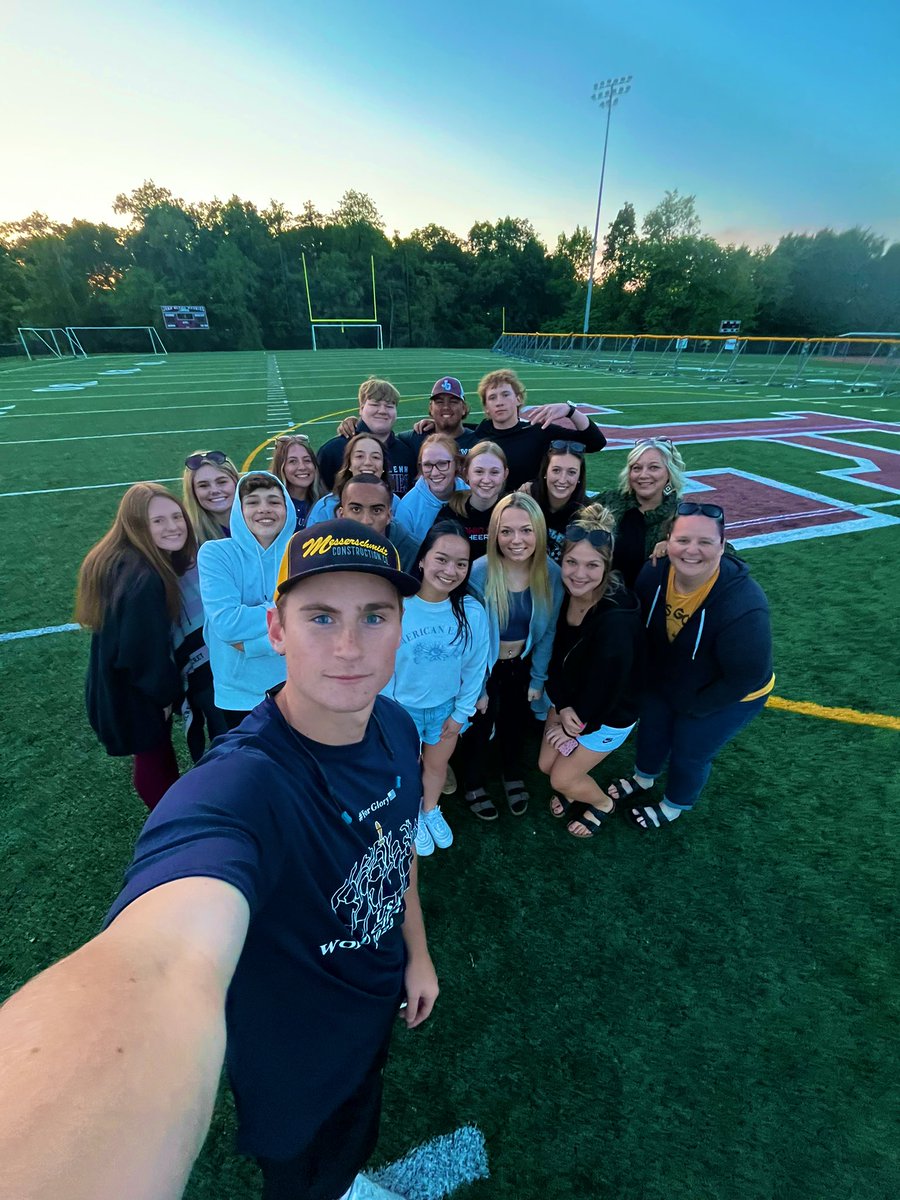JghsSchool's tweet photo. Senior Sunset 🌅 🧡💛 
#Classof2023 https://t.co/mZxkRbWbHI