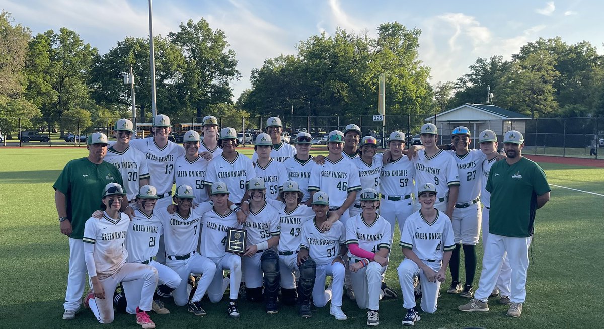 Bergen County Freshman Champions! Great group of young men who are fun to watch play! Proud of you @giolatz and all of your teammates! Special group 🟢⚪️🗡️💯 @SJRBaseball @SJRAthletics1 @SJRHighSchool #Champs #SJR #BergenCounty #NJ