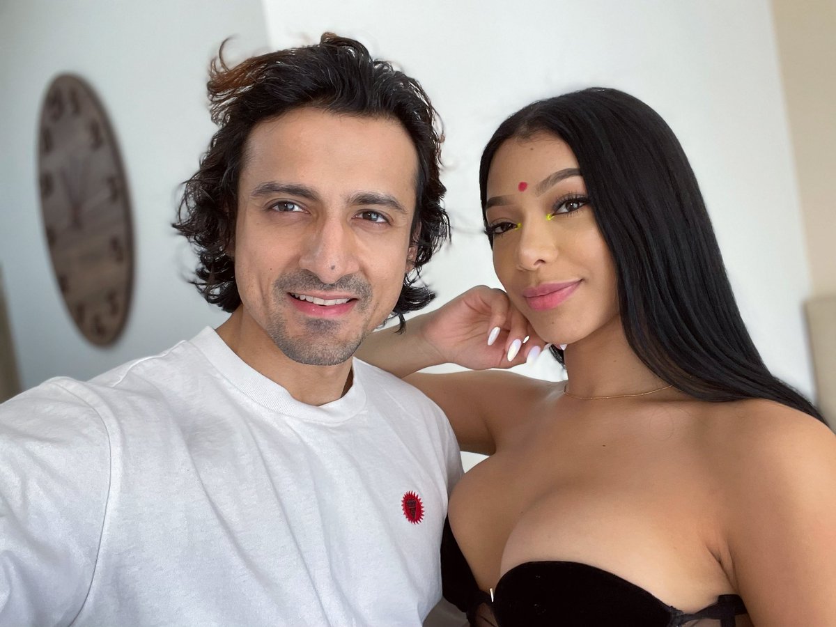 Niks Indian on Twitter: "So gorgeous !! it’s getting too hot 🥵 🔥 Cool