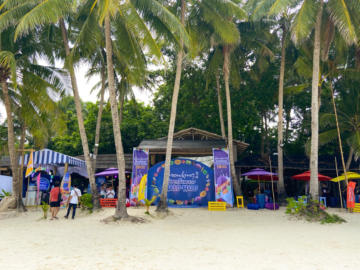 chowking_ph's tweet image. Touchdown Chowking Halo-Halo Land Boracay! 🏝️🍧

Come visit us at Sea Wind Resort, Station 1, Boracay for fun activities and surprises from today til May 28! ☀️🤩

#13SangkapSarapSummer
#ChowkingHaloHaloxBGYO