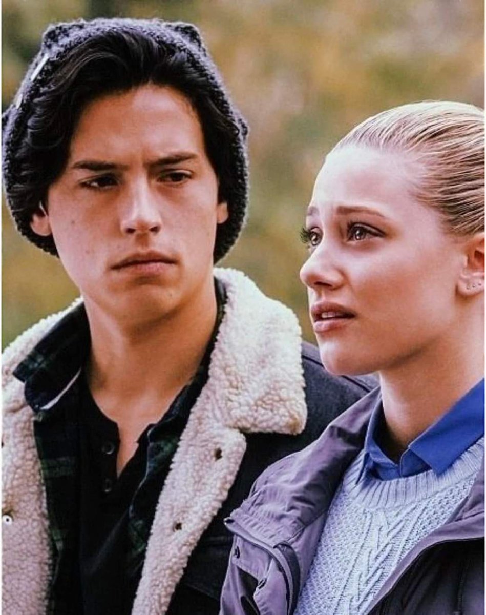 AlyssaWylie4's tweet photo. Is your Favorite Couple Betty Cooper and Jughead Jones they are #Bughead4ever and #BugheadEndGsme this one is for you @LizzyLang93 is your Favorite https://t.co/NC6KyWPjNr