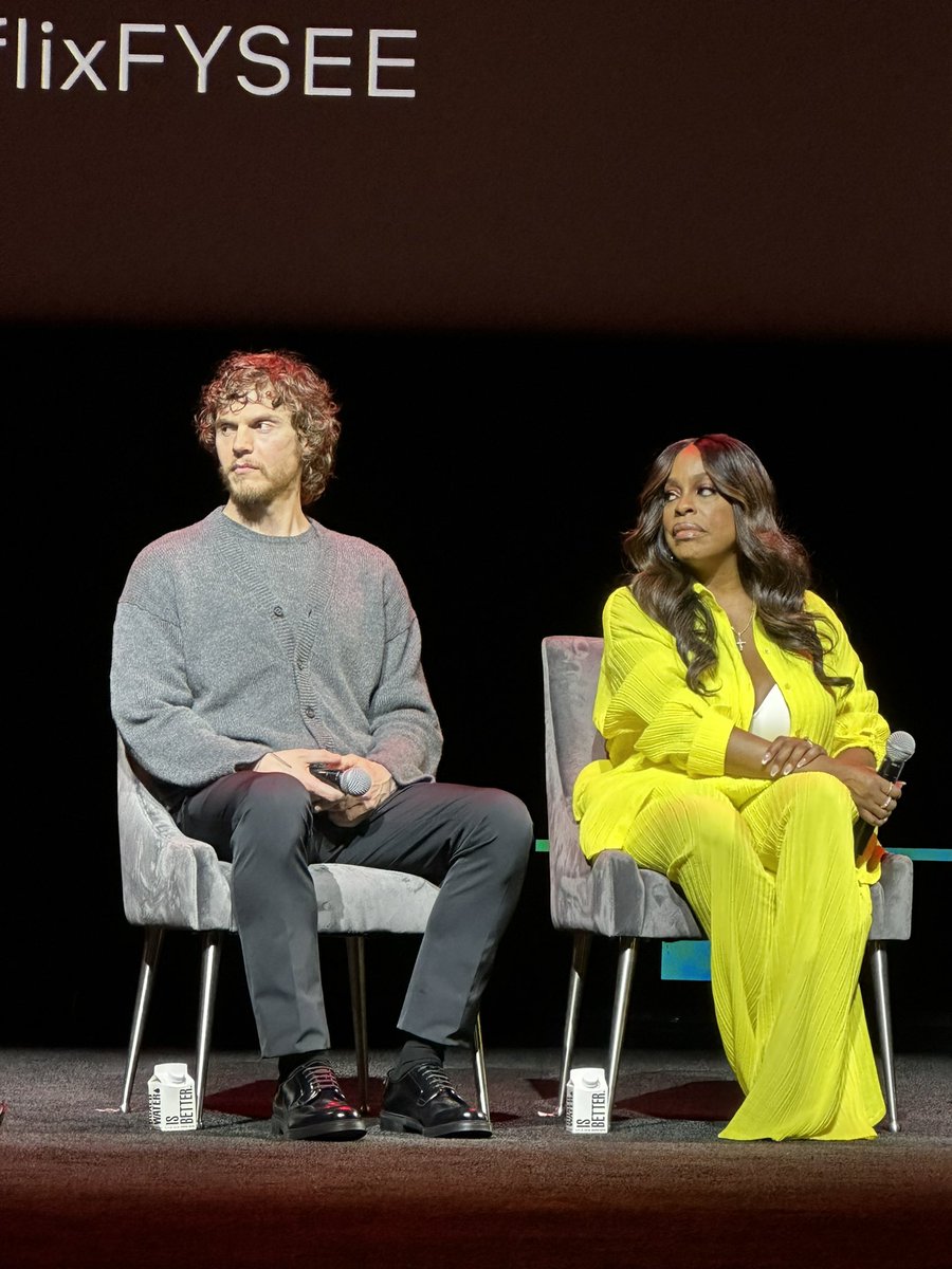EvanPetersBR_'s tweet image. ÍCONES ✨

Evan Peters e @NiecyNash no #NetflixFYSee