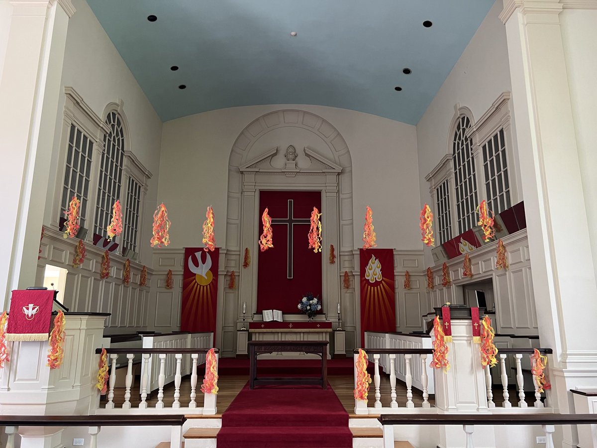 Sbonnettekim's tweet photo. Sanctuary is ready for Pentecost Sunday @CarterUmc https://t.co/lOCt8dfSO5