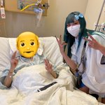 ノリの良いひいお祖父ちゃんと、ひ孫ちゃん。ダブルピースでひいお祖父ちゃんの余命が伸びた!