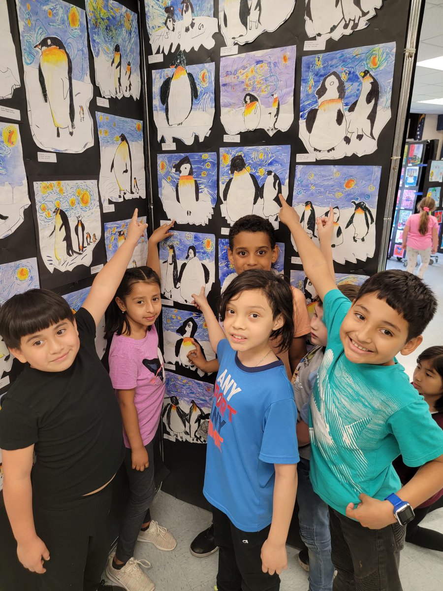 apig8e's tweet photo. So proud of our little artists showcasing their talent in their 1st Brook Avenue Elementary School Art Show. The students created an Interactive Infinity Glow Room that was a big hit. What a night!
@bayshorearts 
@BrookAveSchool 
@BayShoreSchools https://t.co/WkzMFV8UrT