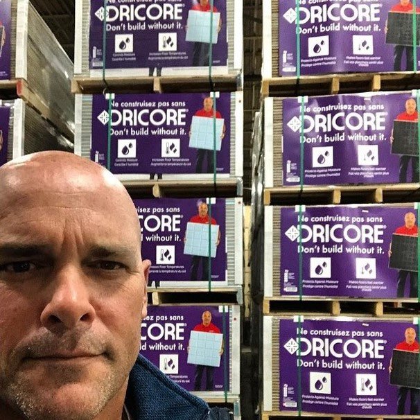 In need of extra flooring insulation? I recommend using premium subfloor panels from @dricoreproducts to keep your floors insulated year-round. Check out DRICORE.com for more.
 
(#Flashback photo of when I spotted my go-to subfloor and a familiar face in-stores... 😉)