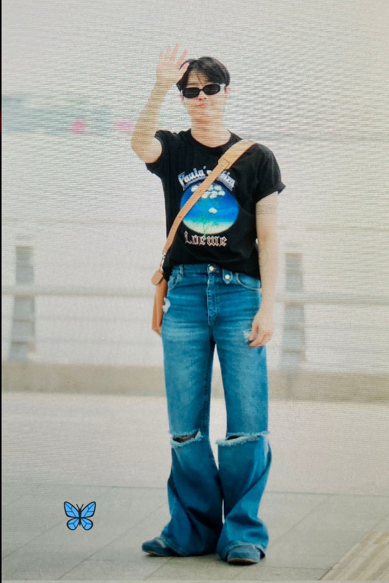 untitled1uv's tweet photo. 230526 큰거왔다.. (진짜큼  #woodz #조승연 https://t.co/9gIAshr2KA