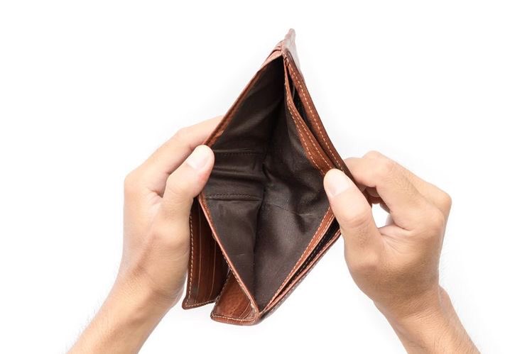 miss_swiftiee's tweet image. Me to my Wallet: 🥲