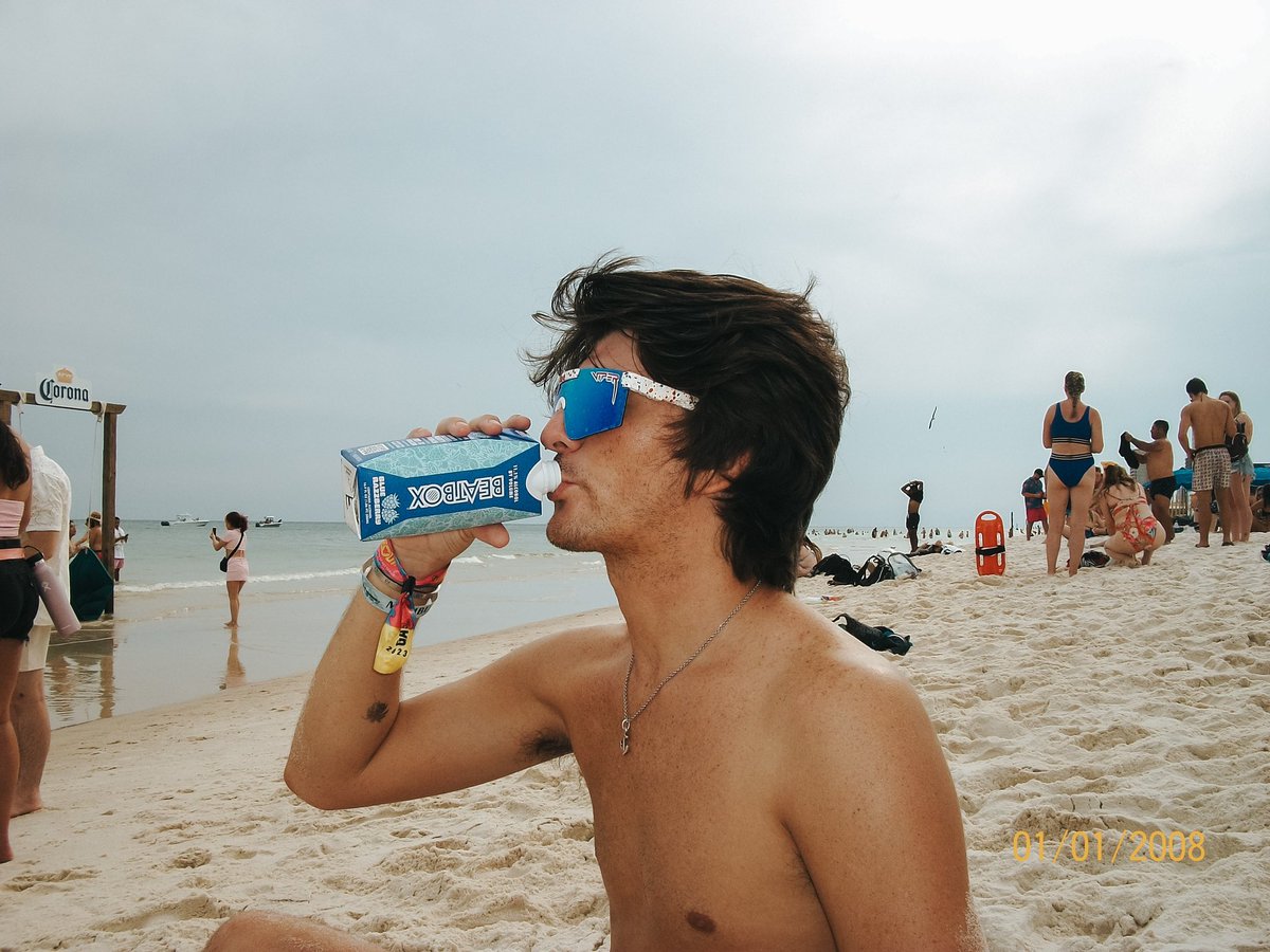 TheGrantGray's tweet photo. @BeatboxBevs @EDC_LasVegas @Hangoutfest @RockvilleFest Don’t worry y’all made it in all our pics https://t.co/vZVbEgA50X