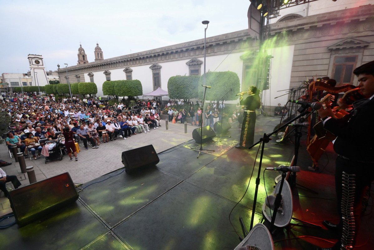 🎷🎻🎺El género más representativo de nuestro #México llegó con violines, trompetas y guitarras a la 1ª Edición del #FestivalDelMariachi. Ven y vive la experiencia: encontrarás mucha alegría, música y baile. ¡Te esperamos! 📆26 de mayo ⏰6 a 10 p.m. 📍Andador Sor Juana